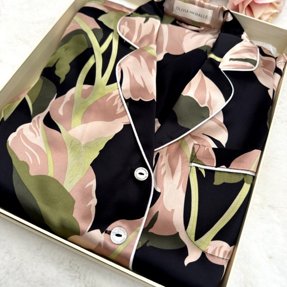 Olivia von Halle Black and Pink Floral Pajamas $777 Retail - Picture 3 of 10